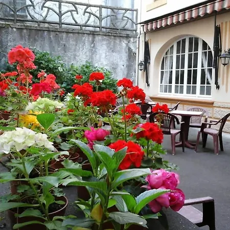 十字架酒店 酒店 卢德